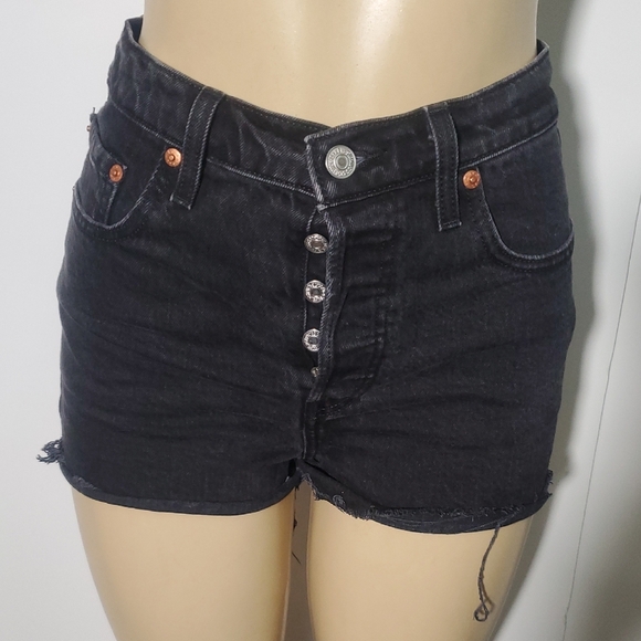 Levi Strauss Shorts Womens Button Fly Black Raw Hem Grunge High Rise Sz 28 - Picture 1 of 11